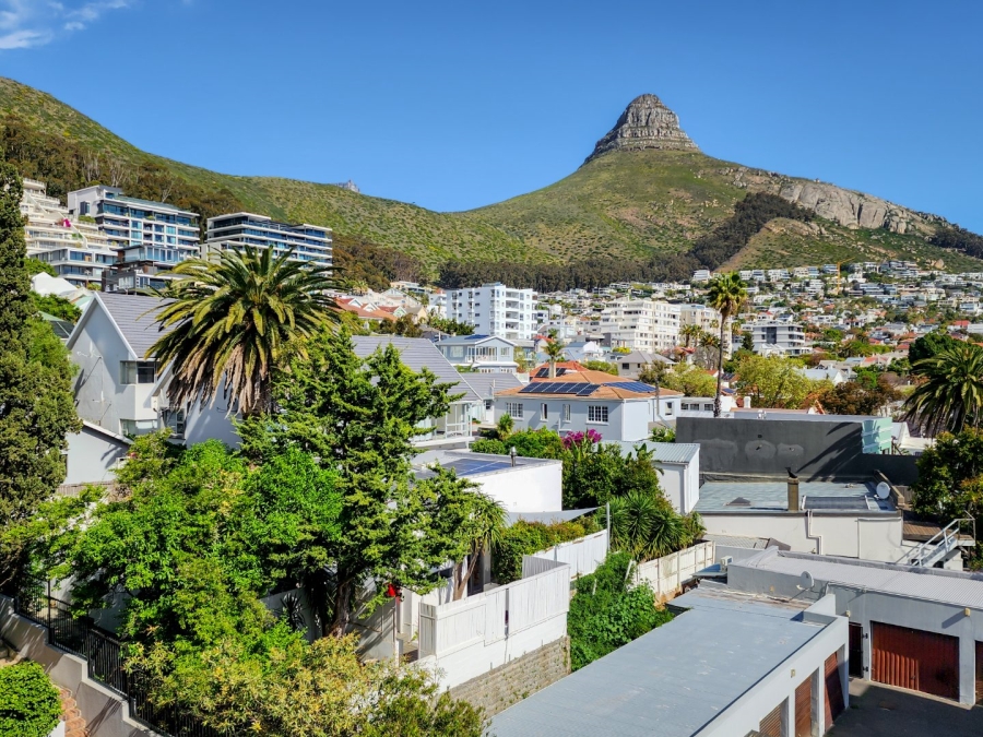 2 Bedroom Property for Sale in Sea Point Western Cape